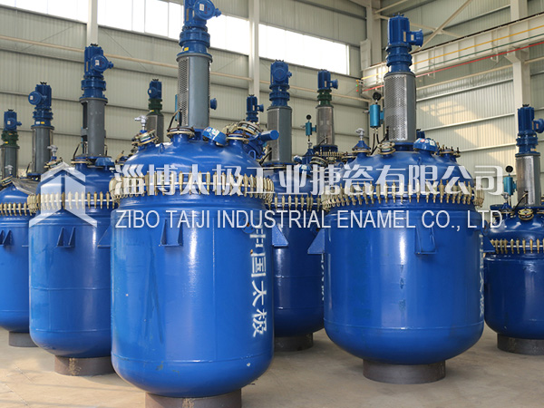 搪瓷反應(yīng)釜開蓋式和密閉式的區(qū)別 搪瓷反應(yīng)釜開蓋式和密閉式的區(qū)別